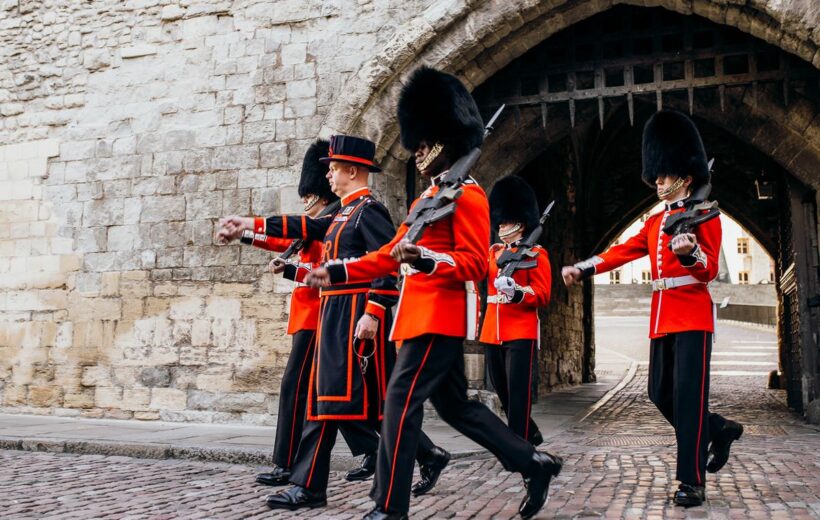 Tower of London – Complete Tour with Crown Jewels & Opening Ceremony