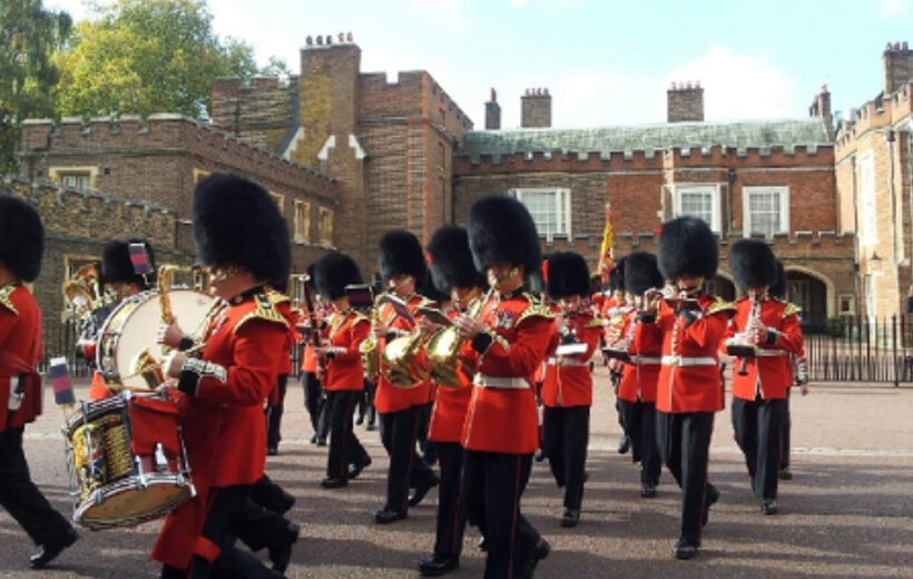 Changing of the Guard & Westminster Highlights Walking Tour